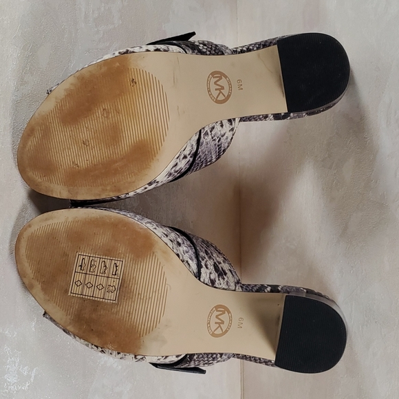 Michael Kors Gray & Cream Leather Reptile Block Heel Mules with Peep Toe Size 6 - Picture 13 of 14